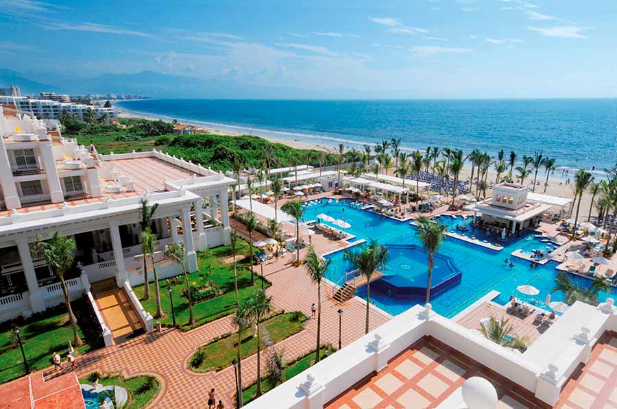 Hotel Riu Palace Pacifico - Outdoor pool