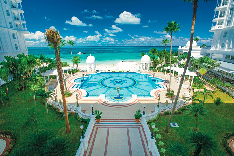 Hotel Riu Palace Las Americas - Outdoor pool