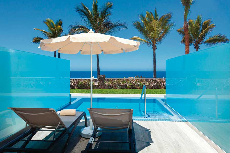 Swim-up Suites with private pool