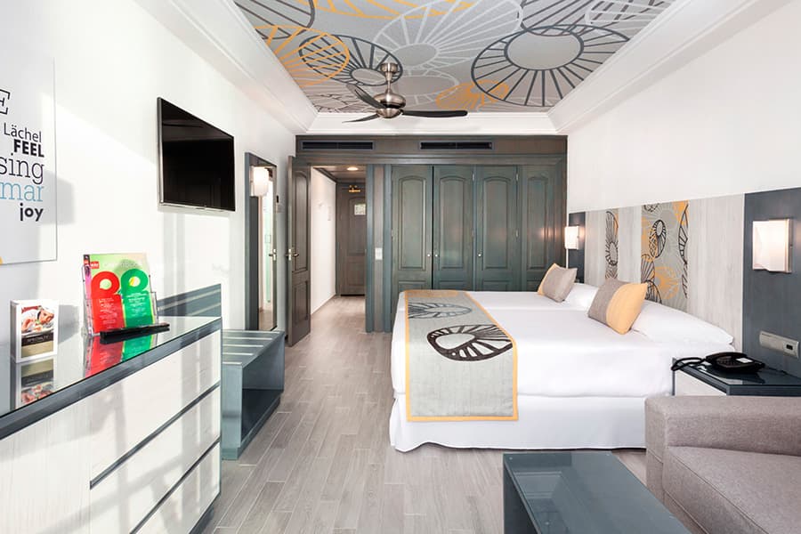Hotel Riu Vistamar - Room