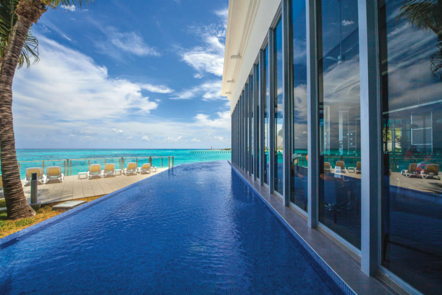 Hotel Riu Cancun - Outdoor pool