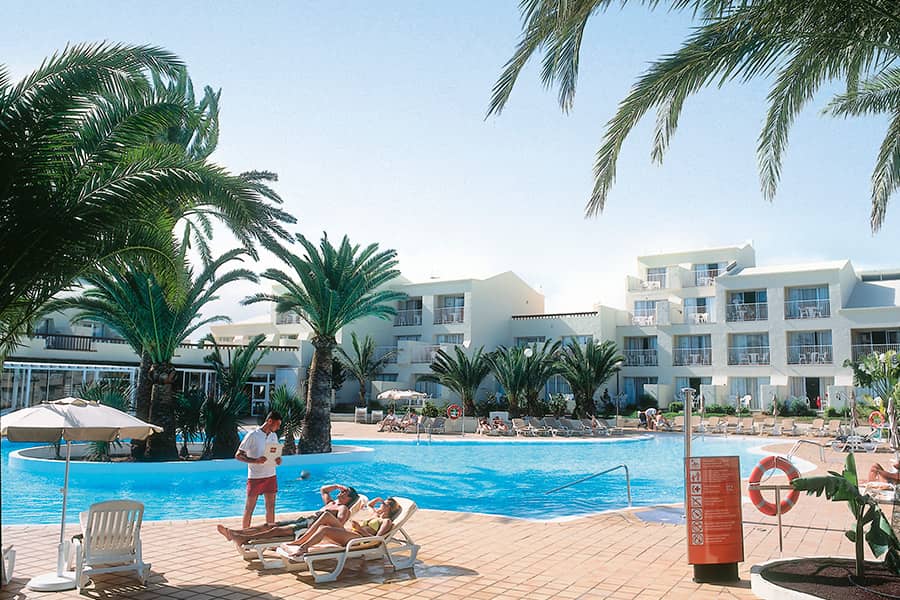 Hotel Riu Oliva Beach Resort - Outdoor pool