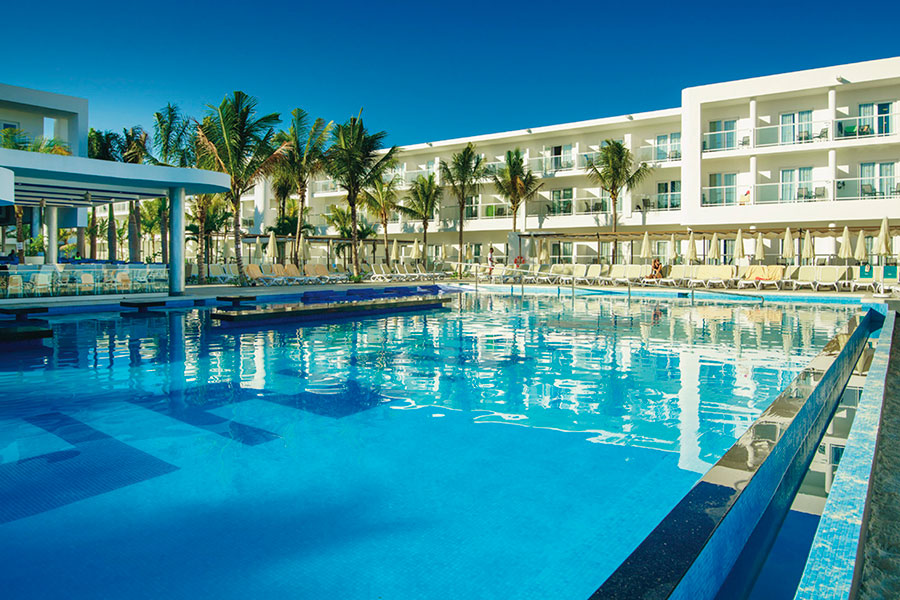 Hotel Riu Reggae - Outdoor pool
