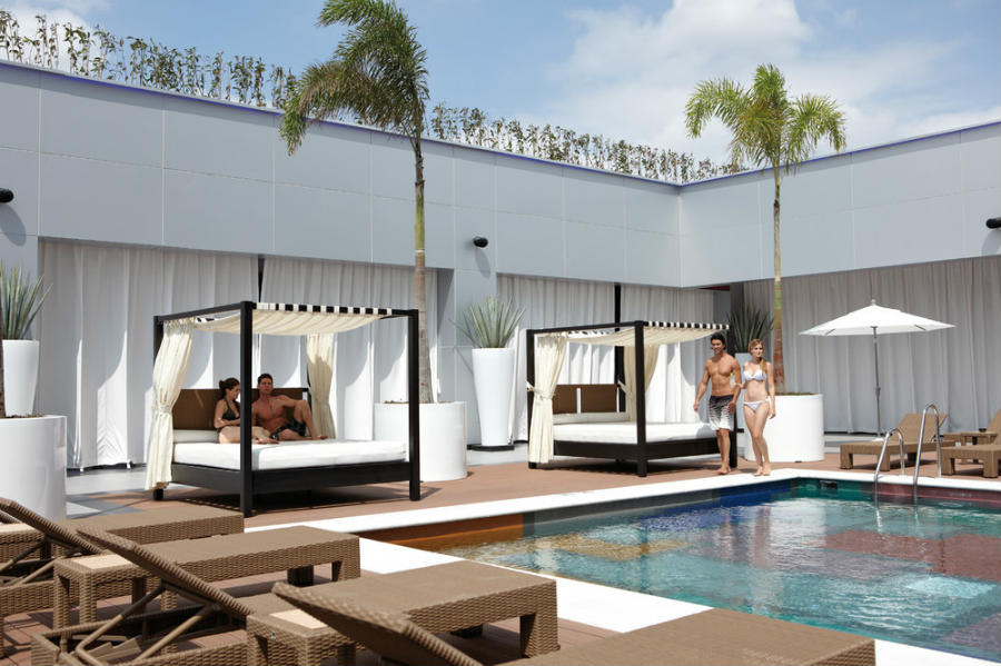 Hotel Riu Plaza Guadalajara - Outdoor pool