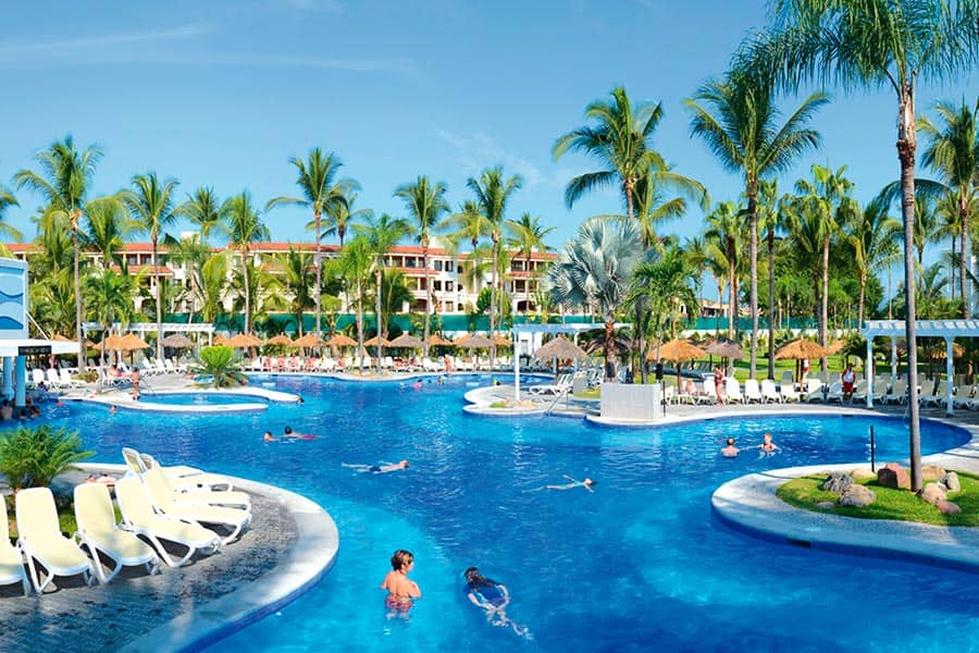 Hotel Riu Jalisco - Outdoor pool